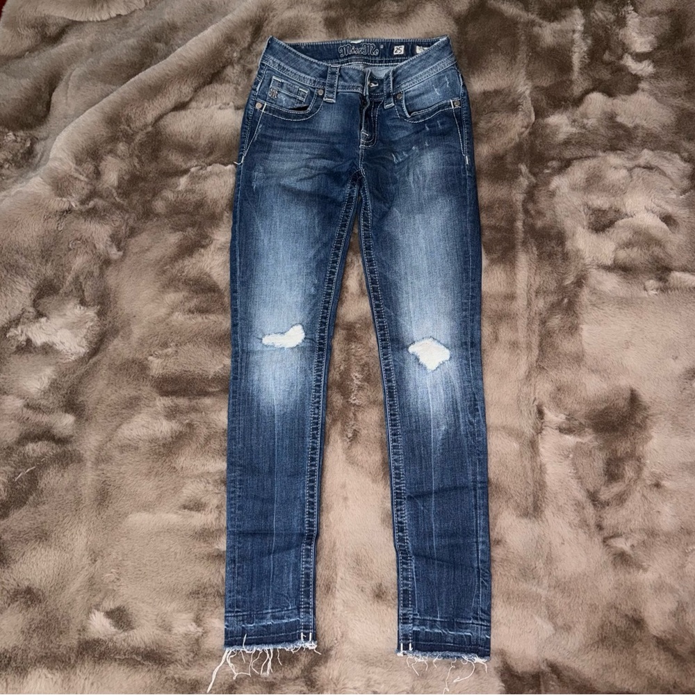 Women's Distressed Skinny Jeans